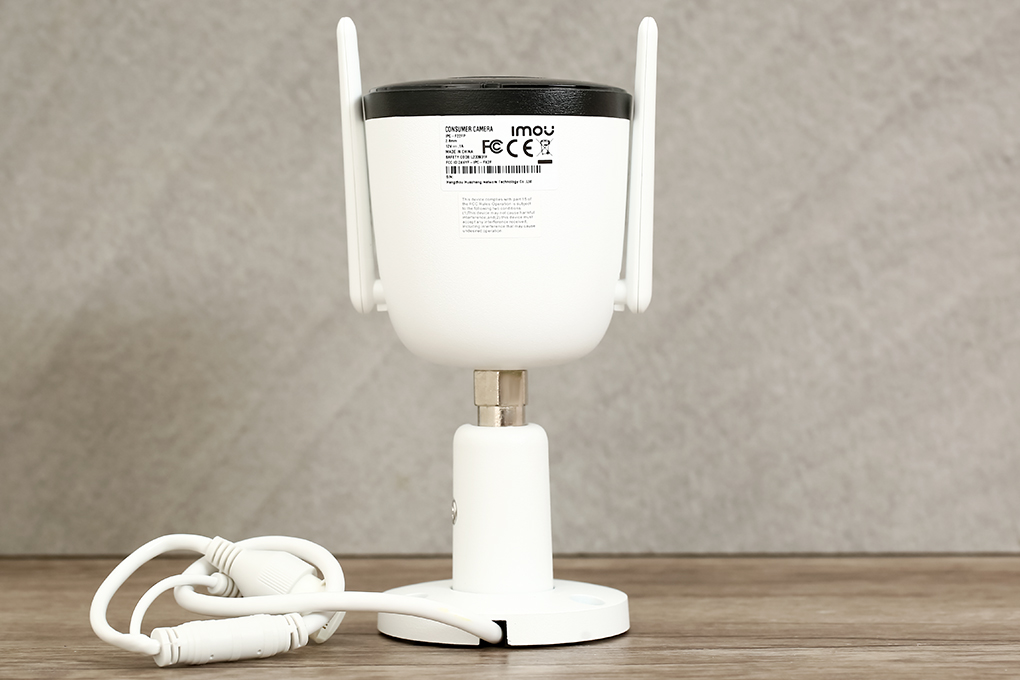  máy còn được trang bị tính năng xoay giúp camera linh hoạt góc nhìn
